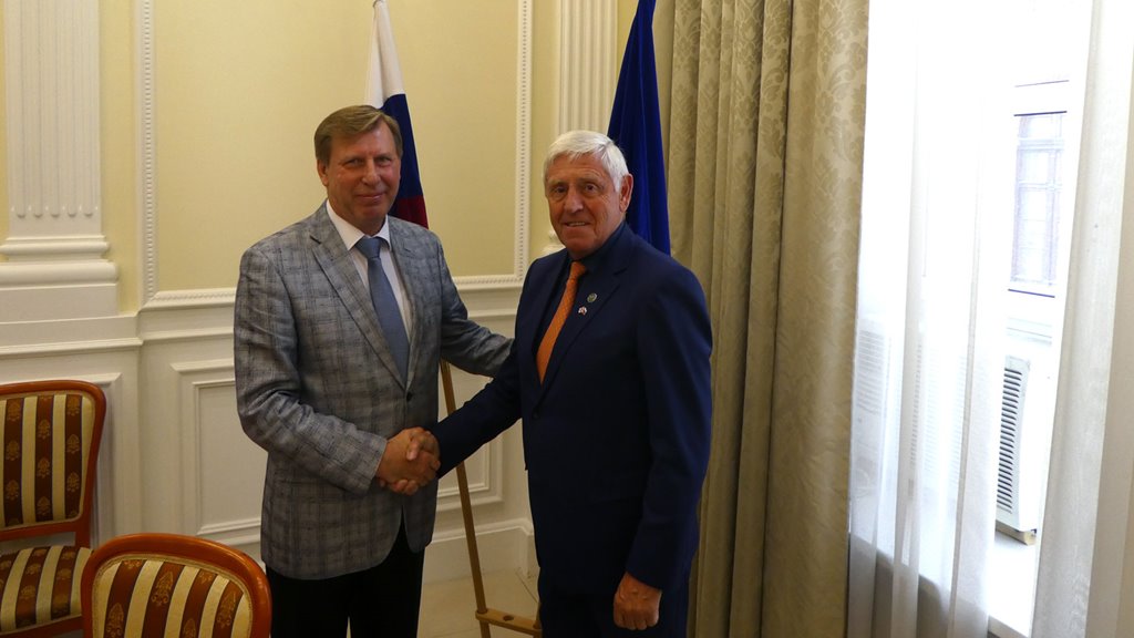 Samhandil og vinnuframi á skránni í Moskva