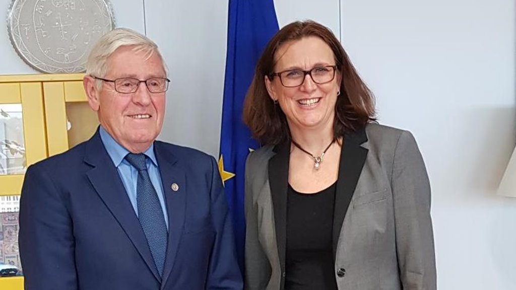 Poul Michelsen á fundi við Ceciliu Malmstrøm
