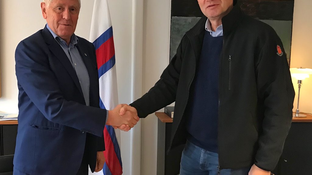 Semjuskjal undirskrivað við Setrið