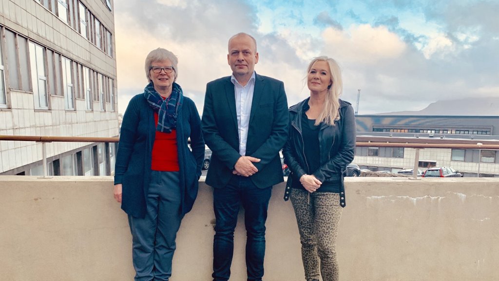 Kaj Leo Holm Johannesen á fundi við Alzheimerfelagið