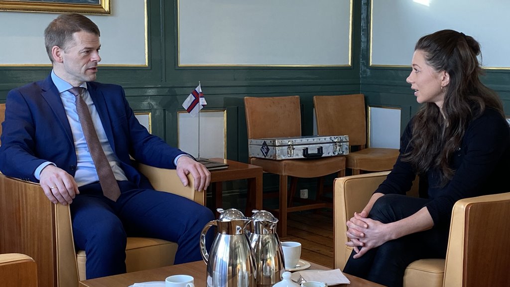Sarah Mahfoud á gátt hjá løgmanni