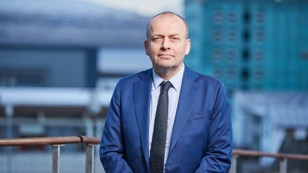 Landsstýrismaðurin átalar frávik