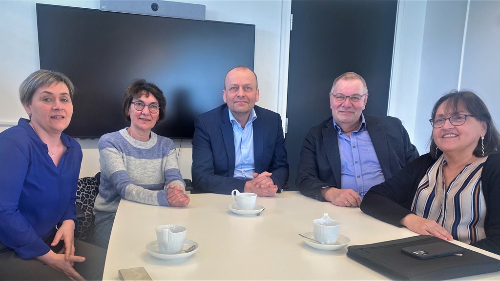 Trivnaðargrunnurin fyri Sjúklingahotellið hevur verið á vitjan hjá landsstýrismanninum