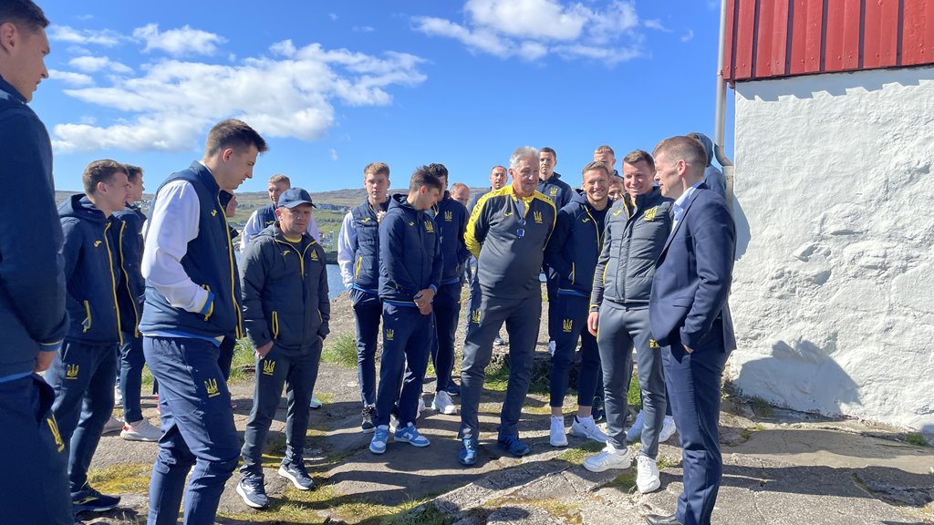 Løgmaður heilsaði uppá ukrainska U21 landsliðið