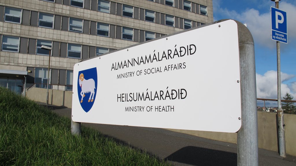 Móttøkan hjá Almannamálaráðnum og Heilsumálaráðnum um jólini
