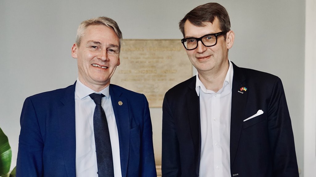 Landsstýrismaðurin hitt danska verjumálaráðharran